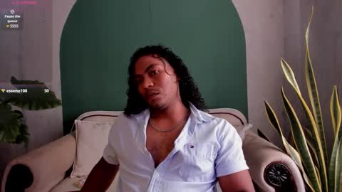 Snapshot of noah_jones__ chatting on 11.25.25 Noah online show from 11.25.25