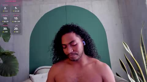 Snapshot of noah_jones__ chatting on 12.02.25 Noah online show from 12.02.25