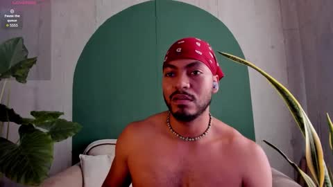 Snapshot of noah_jones__ chatting on 12.15.25 Noah online show from 12.15.25