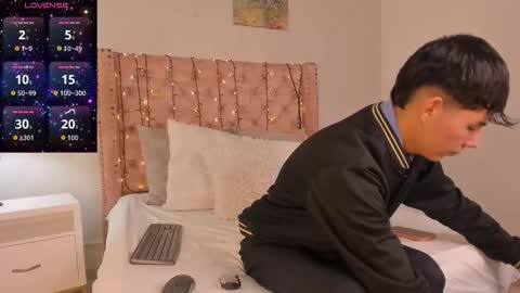 Snapshot of noah_lewiss chatting on 02.25.26 NOAH online show from 02.25.26