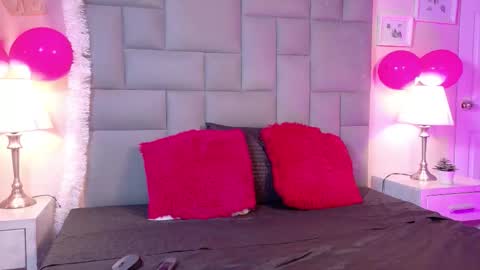 Snapshot of noahbells chatting on 02.12.26 Noah online show from 02.12.26