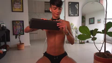 Noah     online show from 04.14.26