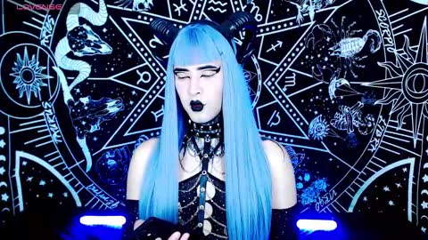 Snapshot of noamy_666 chatting on 10.21.25 caroline online show from 10.21.25