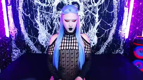 caroline online show from 06.03.26