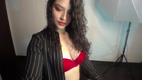 Snapshot of noapino chatting on 10.03.25 Noa Pino online show from 10.03.25