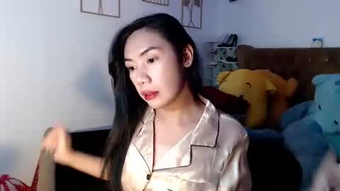 Snapshot of noboyfriendsincebirth chatting on 10.12.25 Samantha Summer online show from 10.12.25