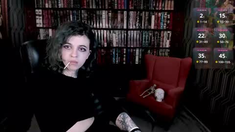 Snapshot of noellegothicshadow chatting on 07.05.26 Elly online show from 07.05.26