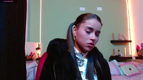 Snapshot of noha_thomson chatting on 02.13.25 Noha Thomson online show from 02.13.25