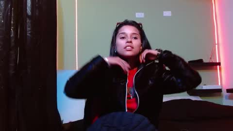 Snapshot of noha_thomson chatting on 09.22.25 Noha Thomson online show from 09.22.25