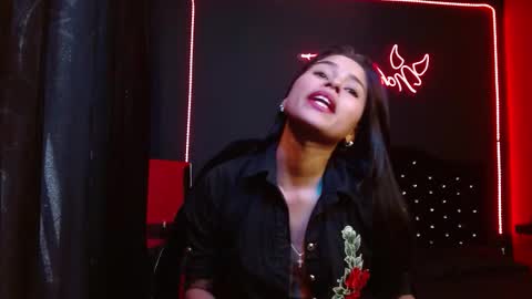 Noha Thomson online show from 10.30.25