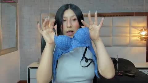 Snapshot of nohemi_louse chatting on 09.09.25 Nohemi online show from 09.09.25