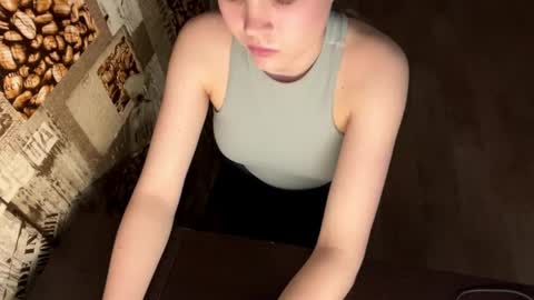 Abri online show from 04.08.26