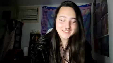 nonbinarybeauty20 online show from 01.04.25