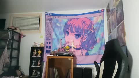 nonbinarybeauty20 online show from 02.28.25