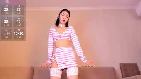 nooniemoon online show from 09.26.25