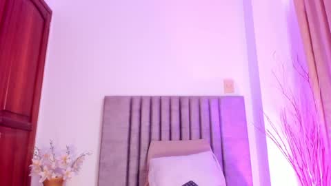 Nora Da Silva online show from 12.07.24