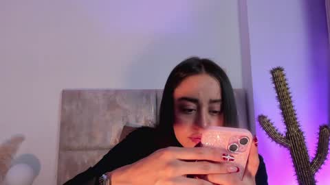 Nora Da Silva online show from 12.21.24