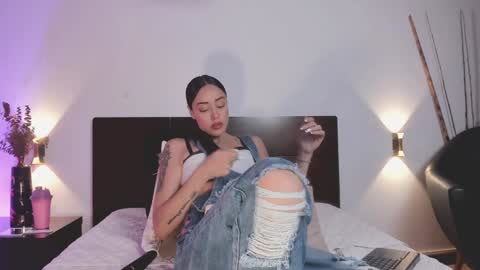 Nora Da Silva online show from 01.30.25