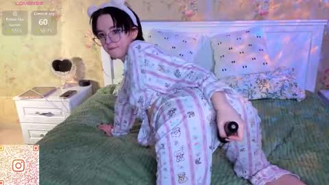 Snapshot of nora_failure chatting on 12.05.25 Nora Failure online show from 12.05.25