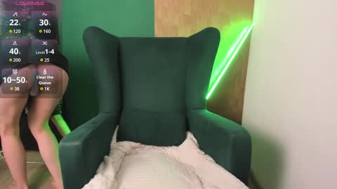 Snapshot of nora_lis chatting on 12.21.24 Nora Cutie u online show from 12.21.24