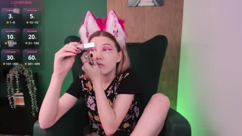 Snapshot of nora_lis chatting on 03.08.25 Nora Cutie u online show from 03.08.25