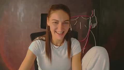 Snapshot of nora_n chatting on 09.25.25 Nora online show from 09.25.25