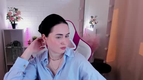 Nora online show from 04.21.26