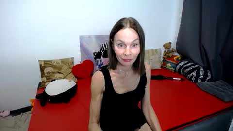 Snapshot of noraohgreys chatting on 09.16.25 Nora online show from 09.16.25