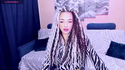 NoraSun online show from 12.19.25