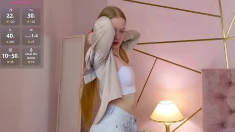 Nora online show from 04.03.26