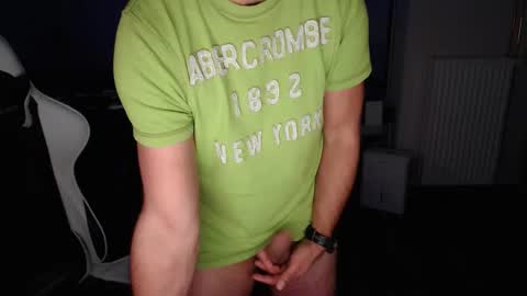 Snapshot of nordhh chatting on 11.10.25 Neuling online show from 11.10.25