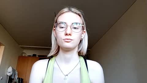 Lola online show from 10.04.25