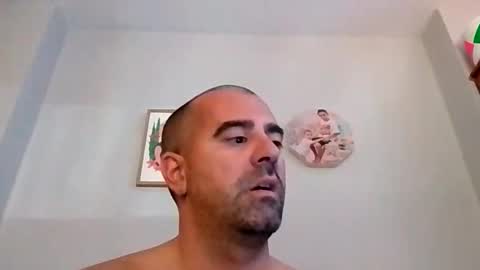 Snapshot of normalito42 chatting on 09.17.25 NORMALITO online show from 09.17.25