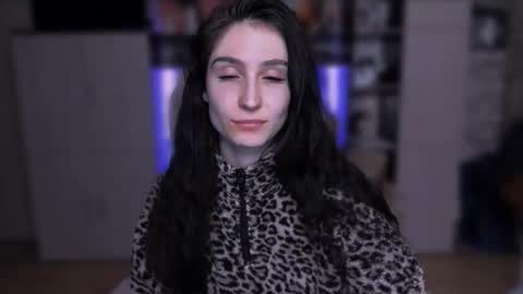 Hazel online show from 03.01.26