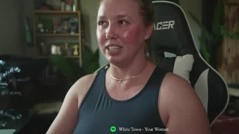 Deven Eden  sometimes Lilith or Eve online show from 04.09.26