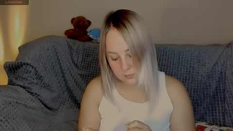 hi glad to chat online show from 09.15.25