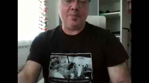 sweet bear online show from 02.14.25