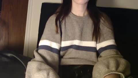 Snapshot of novafrey chatting on 12.08.24 Olivia online show from 12.08.24