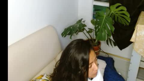 Snapshot of novaperotti chatting on 10.25.25 novaperotti online show from 10.25.25