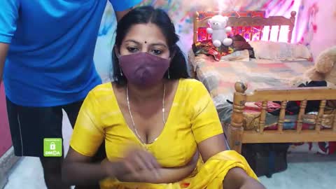 Snapshot of novapol chatting on 10.27.25 Novapol online show from 10.27.25