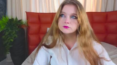 Snapshot of novaseraphic chatting on 12.16.25 Azalea online show from 12.16.25