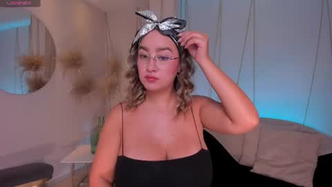 Snapshot of novasinclairx chatting on 07.26.26 Nova Sinclair online show from 07.26.26