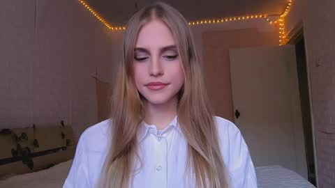 Mia Blake online show from 03.31.26