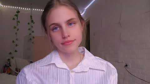 Mia Blake online show from 04.12.26