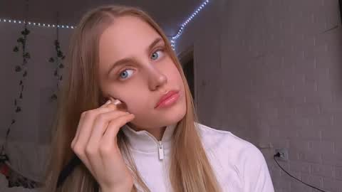 Mia Blake online show from 04.16.26