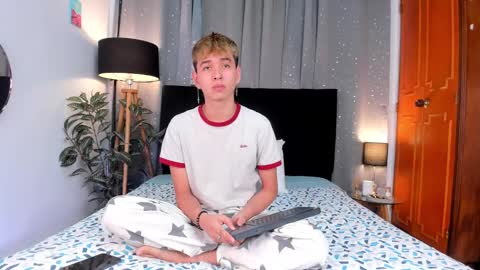 NovayBrian online show from 02.05.25