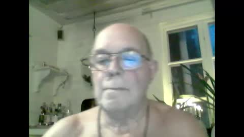Snapshot of nudistjavist chatting on 12.30.24 Haky online show from 12.30.24
