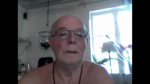 Snapshot of nudistjavist chatting on 01.05.25 Haky online show from 01.05.25