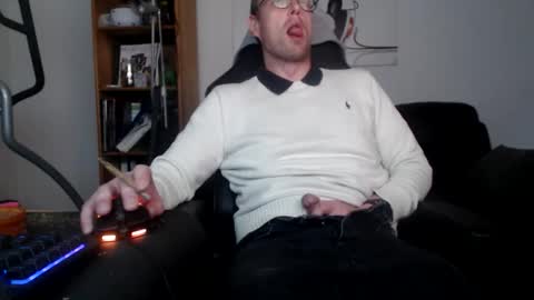 Snapshot of nursefan chatting on 10.30.25 nursefan online show from 10.30.25