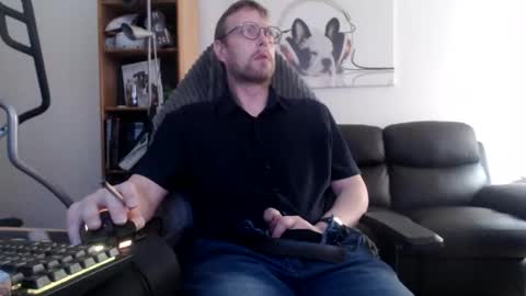 Snapshot of nursefan chatting on 11.12.25 nursefan online show from 11.12.25